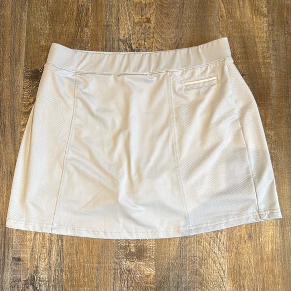 Pebble Beach| Dry-Luxe Performance Golf Skort - Picture 1 of 6